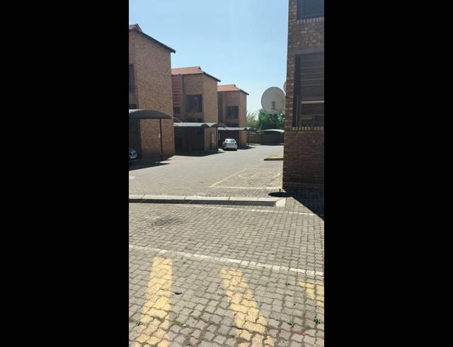 2 BEDROOM APARTMENT FOR SALE IN KLIPPOORTJE